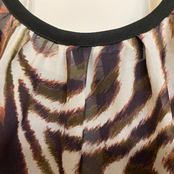 Bebe 100% Silk Cold Shoulder Blouse Animal Print Brown/Blue Size M - Picture 13 of 16